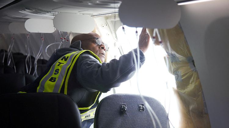 Ein Flugzeug von Boeing verlor kurz nach dem Start in Portland einen Teil der Kabinenwand. 