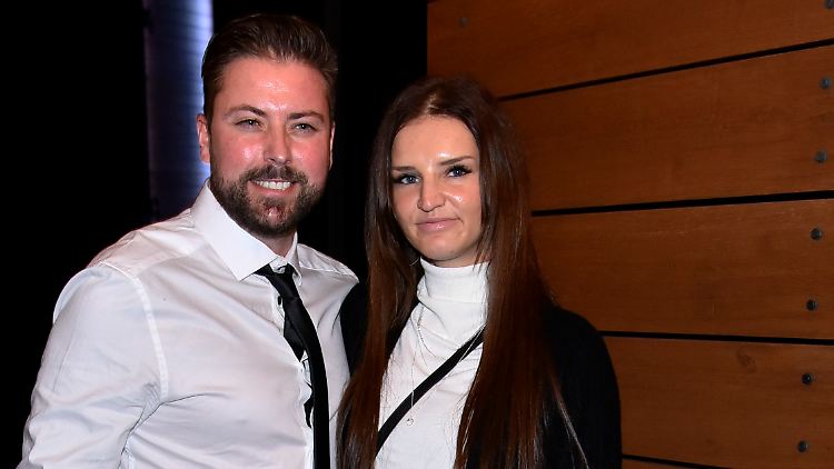 Jetzt kann der Dschungel kommen: Felix von Jascheroff und Alexandra Sophie. 