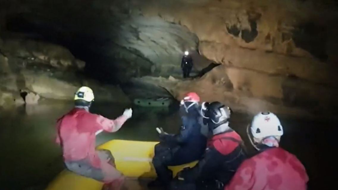 höhle1.JPG