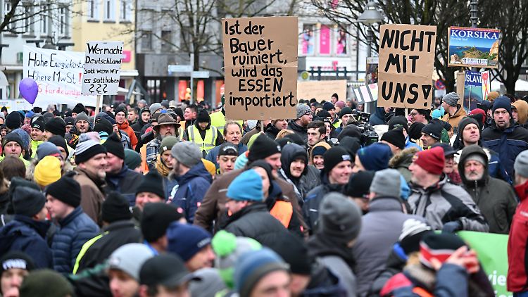 Demonstranten blockierten bundesweit Straßen.