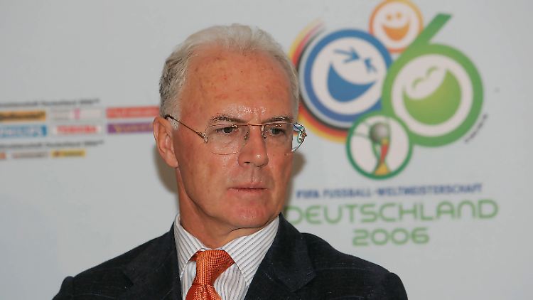 Franz Beckenbauer soll inmitten der Wirren um die umstrittene Millionen-Zahlung vor der Fußball-WM 2006 mit Rücktritt gedroht haben