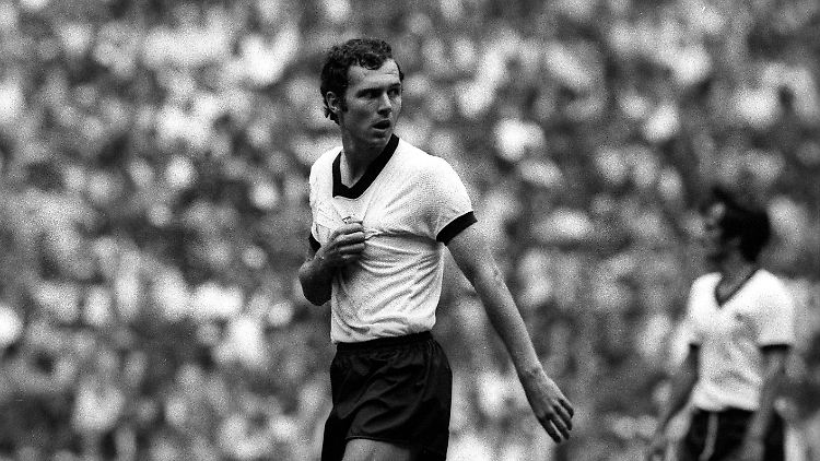 Im WM-Halbfinale 1970 spielte Franz Beckenbauer trotz Schulterverletzung. Es war ein Jahrhundertspiel. Beckenbauer war ein Jahrhundertspieler.