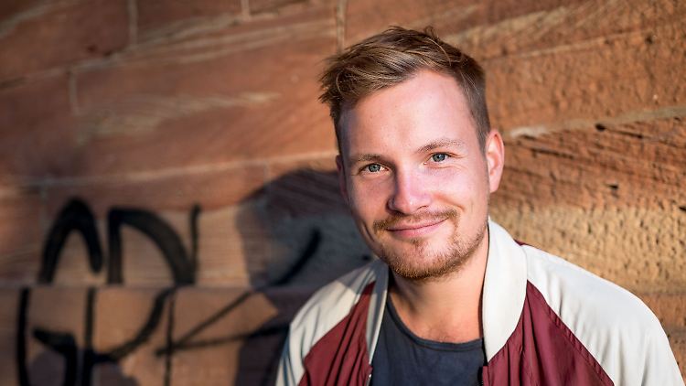 Kunst kann komisch sein - mit Jakob Schwerdtfeger, dem nach eigener Aussage ersten Kunstcomedian. 