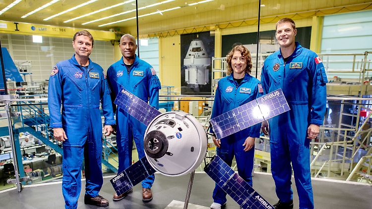 Die Crew der "Artemis 2"-Mission muss sich nun noch ein Jahr länger gedulden.