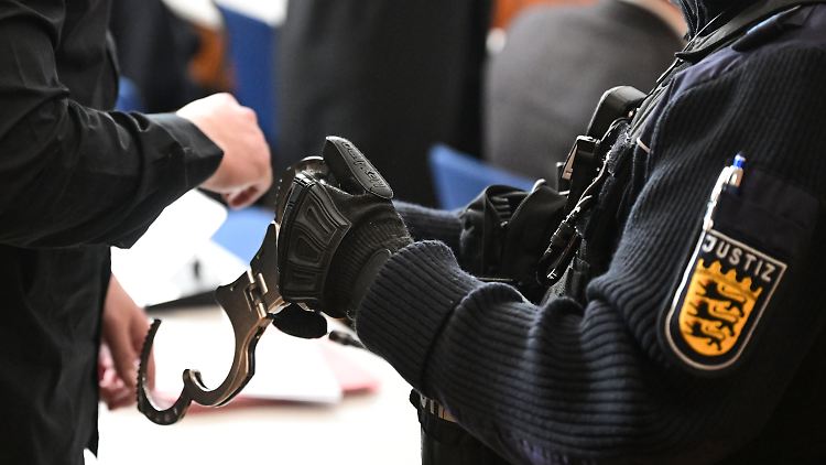 Den Angeklagten wurde unter anderem erpresserischer Menschenraub vorgeworfen.
