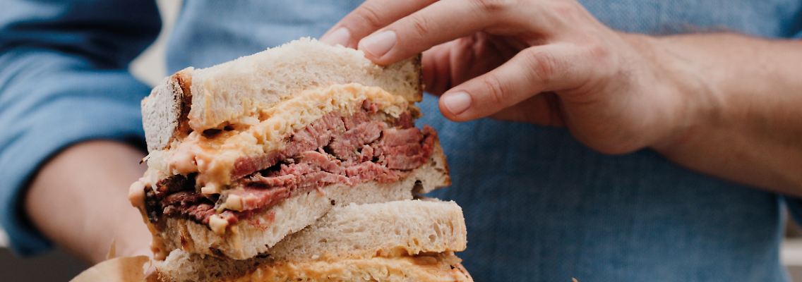 Mehr is mehr29, Almost Pastrami Reuben Sandwich_C_Katharina Kovacs.jpg