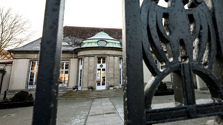 Blick auf ein Gästehaus in Potsdam, in dem AfD-Politiker nach einem Bericht des Medienhauses Correctiv im November an einem Treffen teilnahmen. Auch der bekannteste Vertreter der rechtsextremen Identitären Bewegung, Martin Sellner, war dabei.