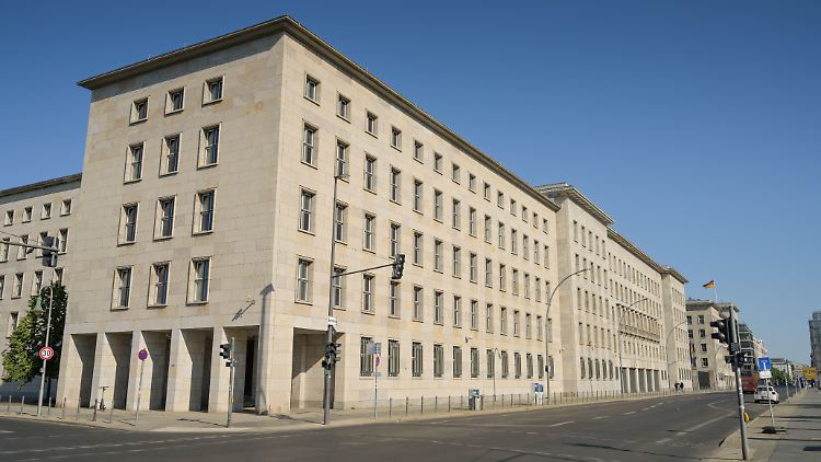 Insgesamt nahmen Bund und Länder im März knapp 77,6 Milliarden Euro ein.