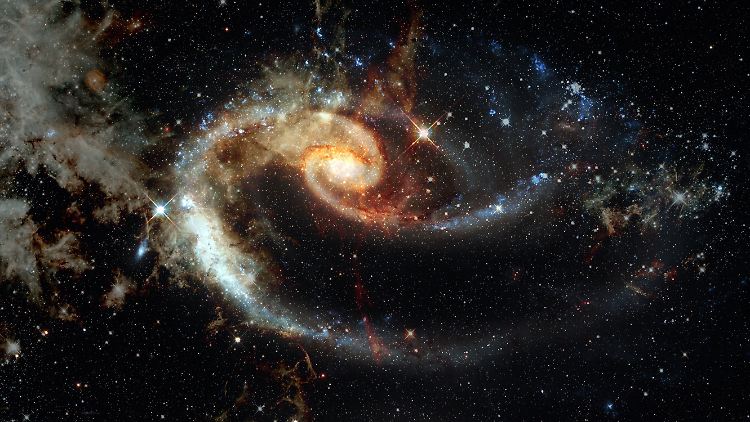 Am Ende ihres Lebens explodieren massereiche Sterne -  es kommt zu einer Supernova.