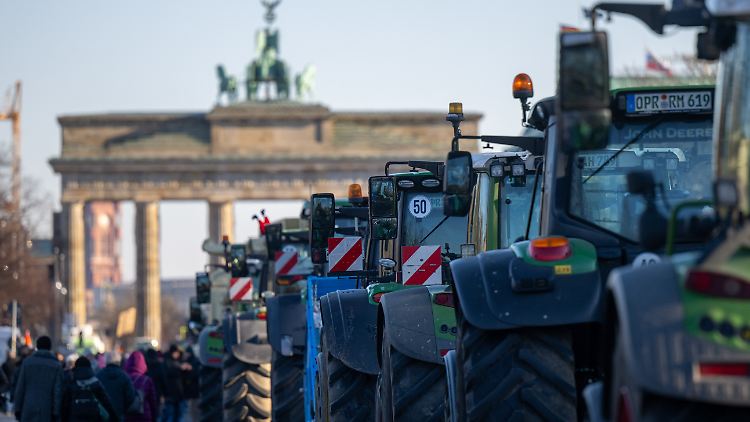 Traktoren in Deutschlands Innenstädten: Bauernproteste liefern starke Bilder, mit welchen die russische Propaganda ihre Thesen veranschaulichen kann.