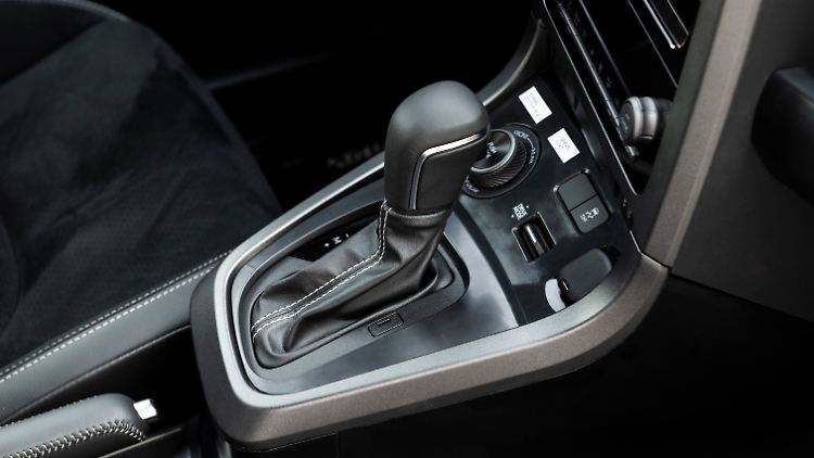 Eine neu entwickelte, kompakte Achtstufen-Wandlerautomatik macht den runderneuerten GR Yaris künftig noch fixer.