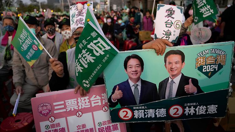 Unterstützer der Democratic Progressive Party (DDP) bei einer Kundgebung am Freitag. Ihr Spitzenkandidat William Lai ist Peking ein Dorn im Auge.