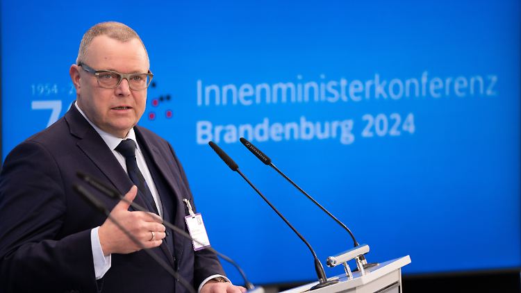 Brandenburgs Innenminister und der neue Vorsitzende der Innenministerkonferenz, Michael Stübgen. 