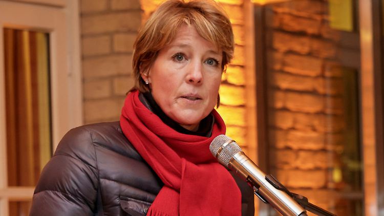 Beim Neujahrsempfang des Elysee Hotels hielt Christina Block eine kurze Rede. Dabei ging sie auch auf den Sorgerechtsstreit um ihre Kinder ein. 