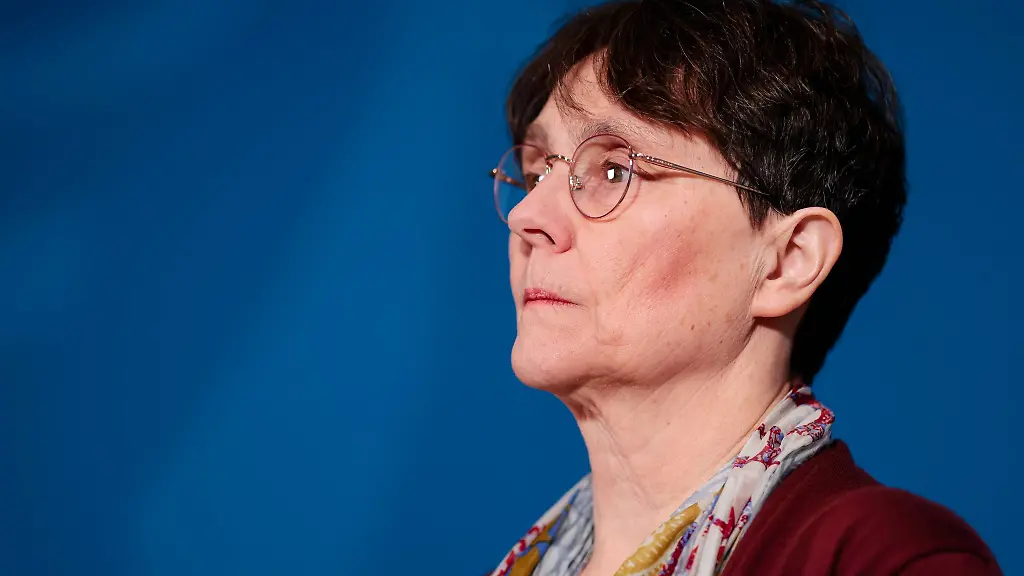 Finanzministerin-Monika-Heinold-Gruene-spricht-waehrend-einer-Kabinettspressekonferenz