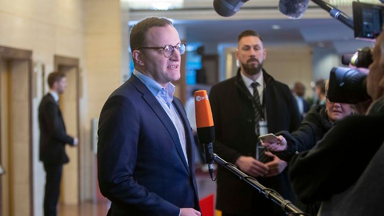 Spahn fordert schärfere Sanktionen beim Bürgergeld.