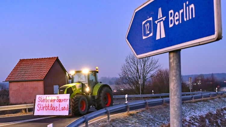 Zum Höhepunkt der Aktionswoche der Bauern werden am Montag Tausende Landwirte in Berlin erwartet.