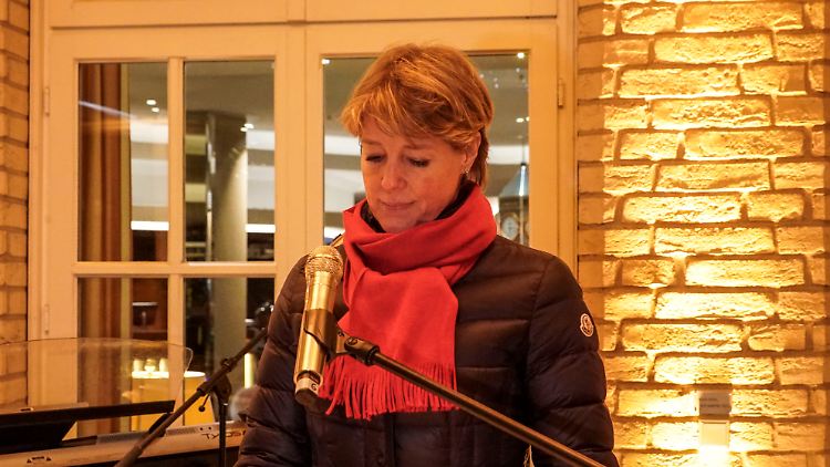 Christina Block ist mit dem ehemaligen "Sportschau"-Moderator Gerhard Delling liiert.