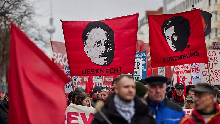 Karl Liebknecht und Rosa Luxemburg wurden nach ihrem gescheiterten Aufstand verschleppt, verhört und erschossen.
