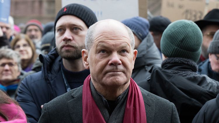 Seine Parteikollegen fordern von Bundeskanzler Scholz, mehr in den Bürgerdialog zu gehen. 