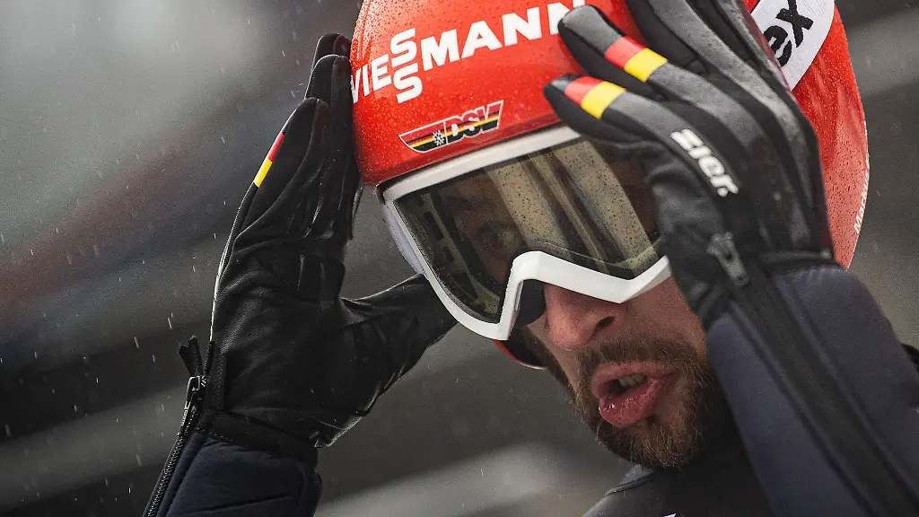 Markus-Eisenbichler-bereitet-sich-auf-seinen-Trainingssprung-vor