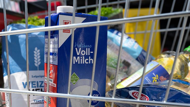 Tierische Erzeugnisse sinken um 12 Prozent, pflanzliche um fast neun Prozent.