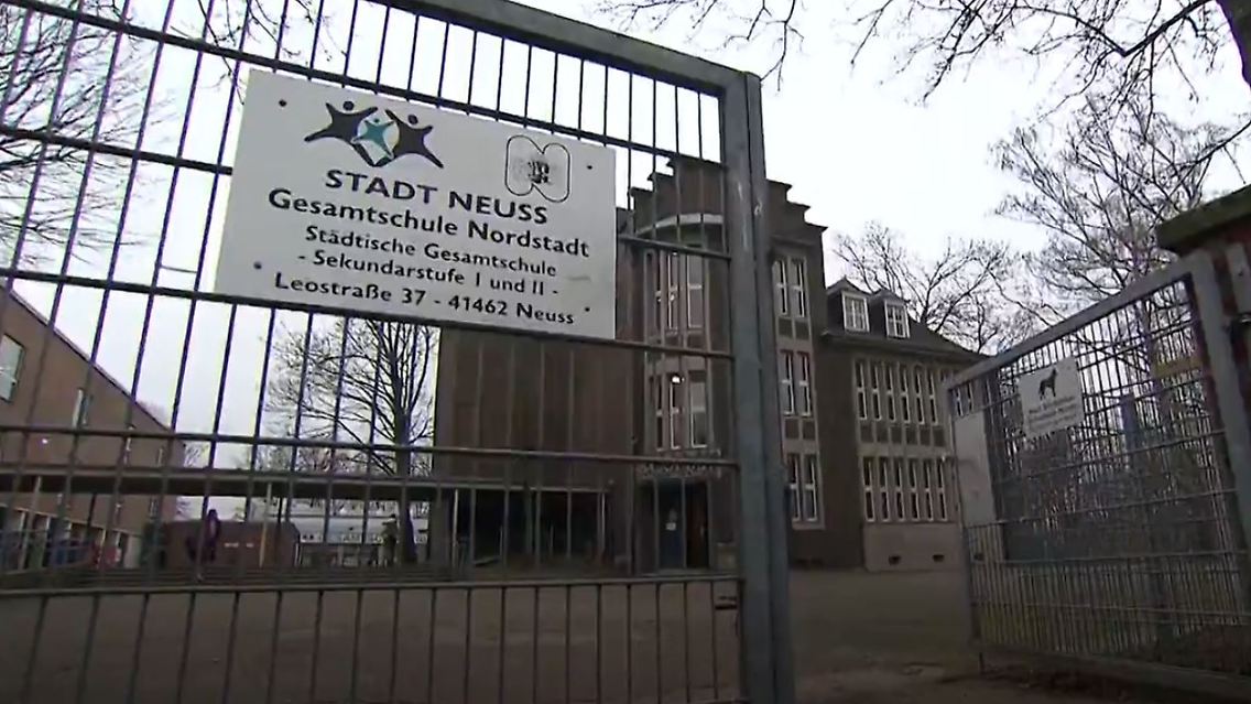 SchuleNeuss.JPG