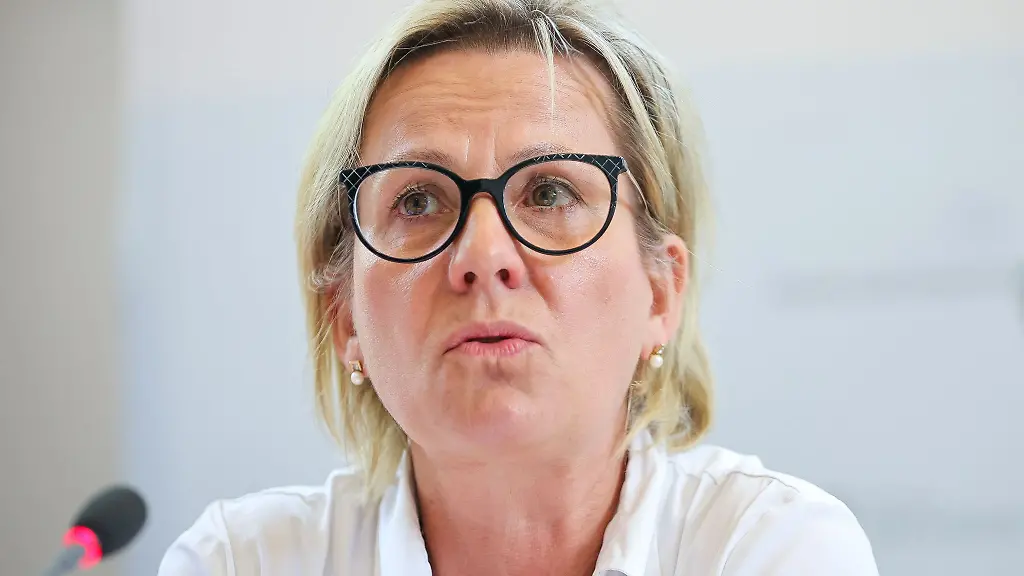 Barbara-Klepsch-CDU-Ministerin-fuer-Kultur-und-Tourismus-in-Sachsen-spricht-nach-einer-auswaertigen-Kabinettssitzung