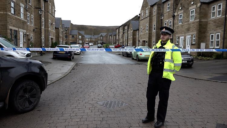 Zu wenig Personal, angeblich unglaubwürdige Zeugen und Angst vor Rassismus: Lange Zeit sind die Behörden in Manchester untätig.