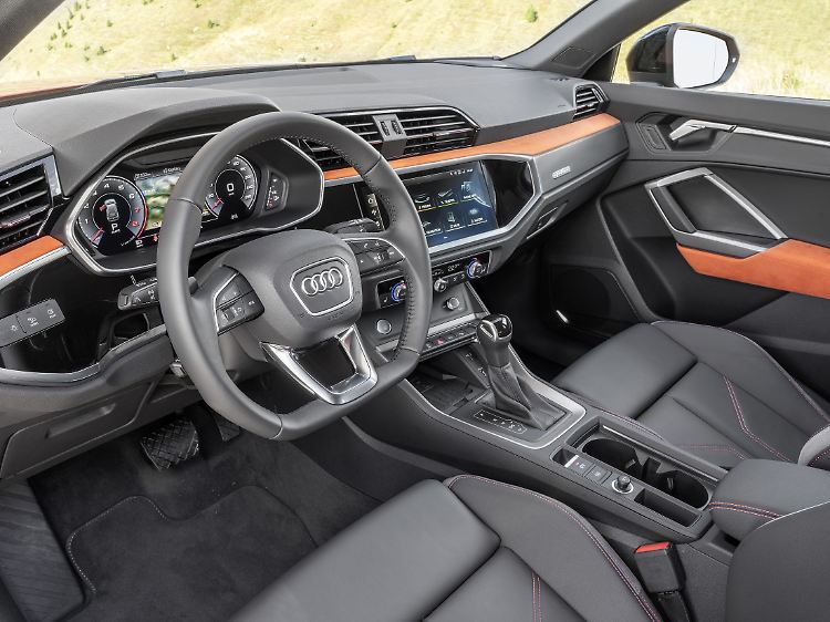 Der Innenraum des Audi Q3: gewohnt hochwertig. Die Sitzposition ist sportlich gehalten.