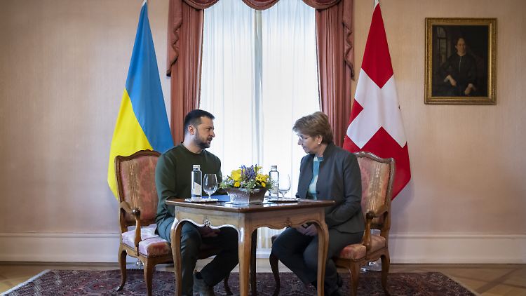 Vor seiner Teilnahme am Weltwirtschaftsforum in Davos traf der ukrainische Präsident Selenskyj seine Schweizer Kollegin Amherd in Bonn. 