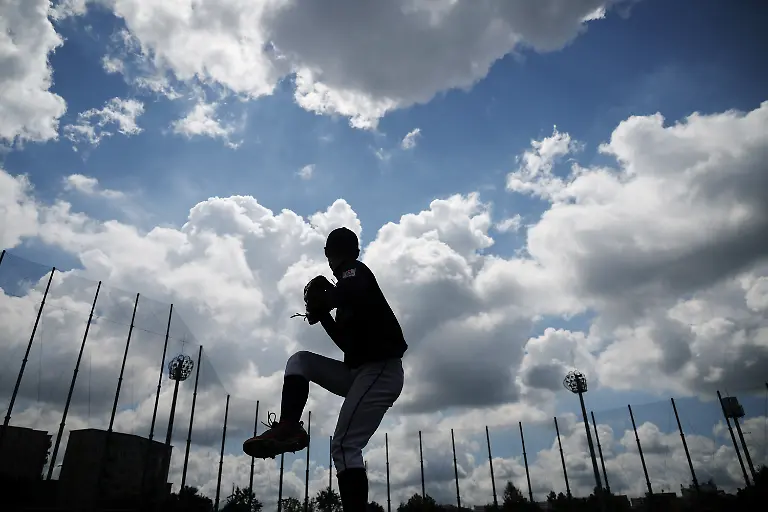 2023-12-12T230231Z-514209316-RC2QU2AQ6UD0-RTRMADP-3-SOUTHKOREA-AGEING-BASEBALL