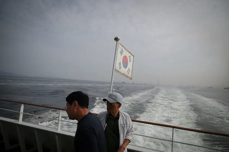 2023-12-12T230309Z-438953463-RC2O63ARB3XF-RTRMADP-3-SOUTHKOREA-AGEING-BASEBALL