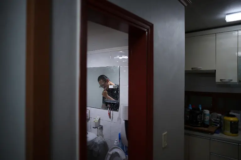 2023-12-12T230227Z-729451301-RC2A73A7SKZQ-RTRMADP-3-SOUTHKOREA-AGEING-BASEBALL