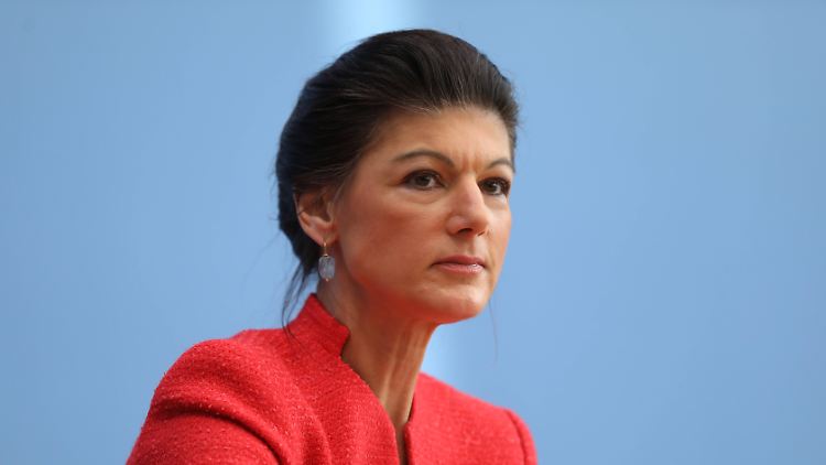 Würde gerne wieder Öl- und Gas aus Russland beziehen und gibt dem Westen die Schuld, Moskaus Angriffskrieg gegen die Ukraine nicht verhindert zu haben: Sahra Wagenknecht.