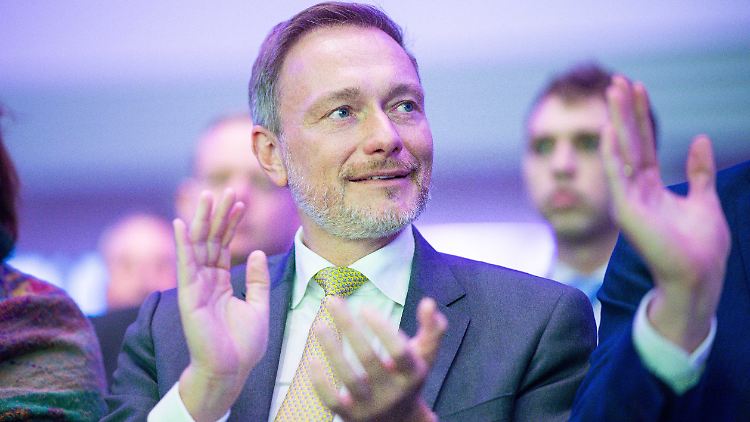 Das Klimageld war eigentlich Teil des Koalitionsvertrags. Der Bundesfinanzminister hat die Auszahlung jedoch auf die nächste Legislaturperiode verschoben.