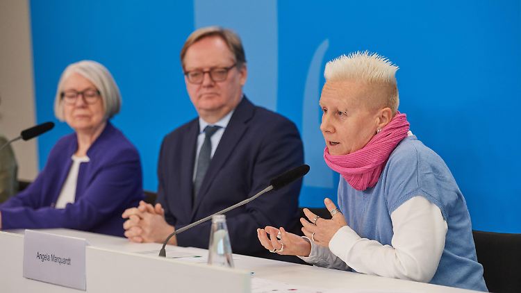 Die Politikerin Angela Marquardt ist Mitglied des Betroffenenrats. Sie mahnt, dass "Familien als Tatorte" verstanden werden müssten.