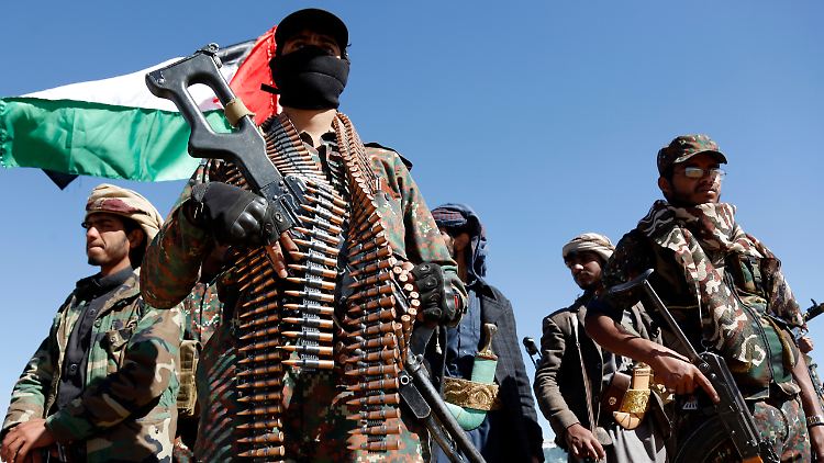 Zusammen mit Hamas und Hisbollah erklären sich die schiitischen Huthis als "Achse des Widerstands" gegen Israel.
