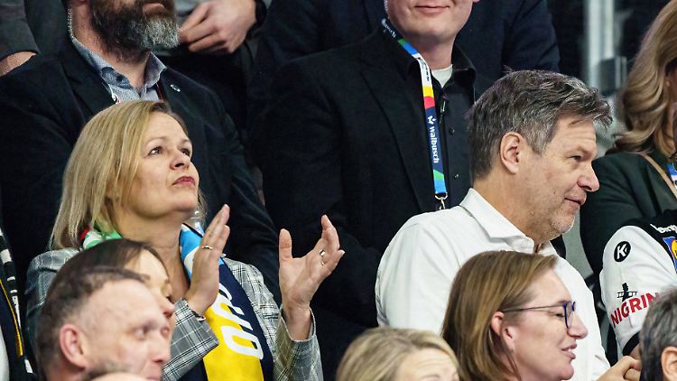 Innenministerin Faeser und Wirtschaftsminister Habeck wurden bei der Handball-EM ausgepfiffen.