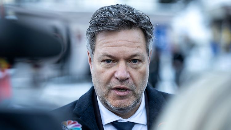 "Das war sehr aufmerksam von ihr": Robert Habeck bedankte sich bei einer lokalen CDU-Politikerin, die auf den Fähren-Mob hinwies.