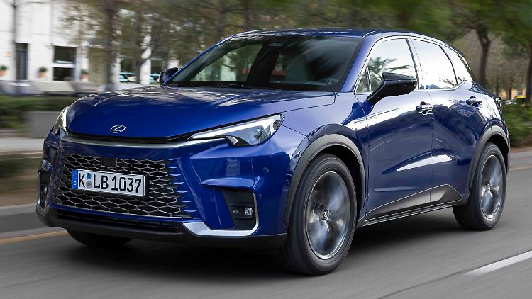 Der Lexus LBX ist nur 4,19 Meter lang - der kürzeste Lexus bislang. Er steht ab dem 15. März bei den Händlern.