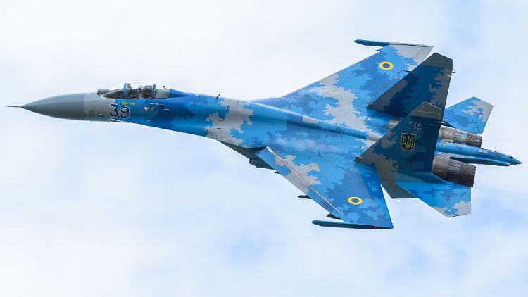 Ein Jagdflugzeug der ukrainischen Luftwaffe vom Typ Su-27.