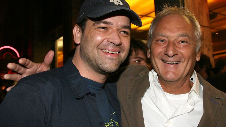 Sigi Rothemund mit seinem Sohn Marc, beide Regisseure, bei einer Kino-Premiere, 2007 in München.