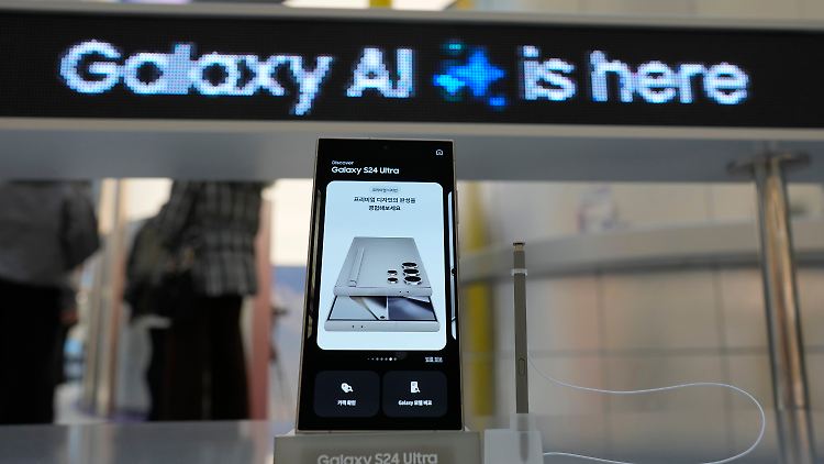 Samsung präsentiert "das erste KI-Telefon".