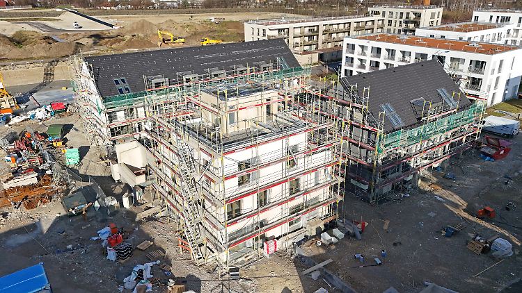 Die Bundesregierung hat ihr Neubauziel bereits 2022 verfehlt, 2023 gab es einen weiteren Rückgang bei den Baugenehmigungen.