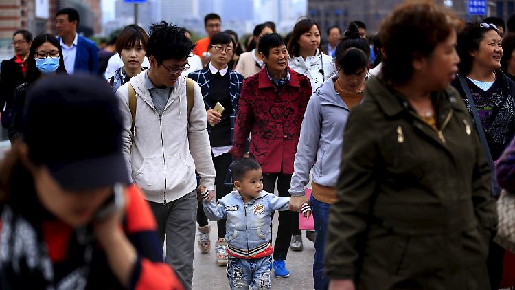 Chinas Bevölkerung schrumpft - das verstärkt die wirtschaftlichen Probleme. 