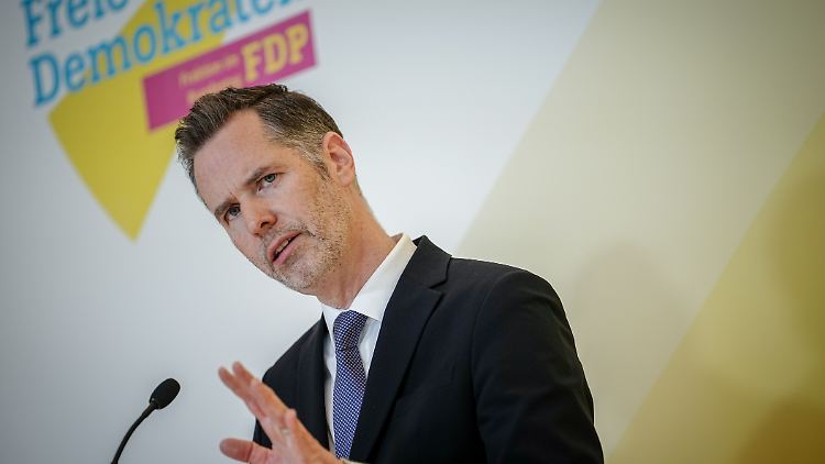 FDP-Fraktionschef Christian Dürr sagt im Interview mit ntv.de, die Ampel wolle die Bauern entlasten - aber nicht beim Agrardiesel. Das neue Staatsbürgerschfatsrecht verteidigt er. 