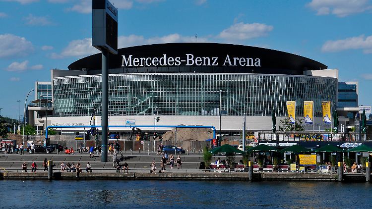 Die 2008 eröffnete Halle hieß bis 2015 "O2 World". 