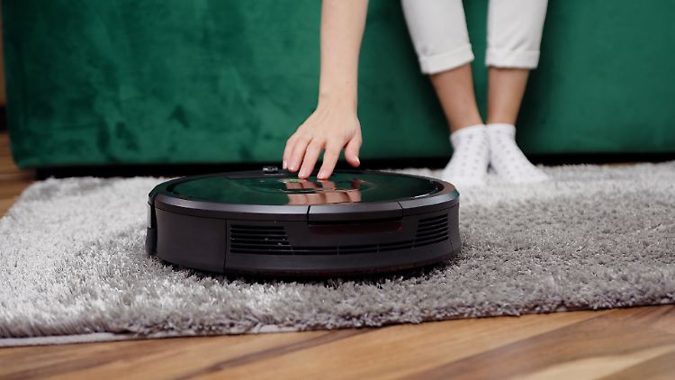 Unter dem Markennamen Roomba vertreibt iRobot seine intelligenten Staubsauger.