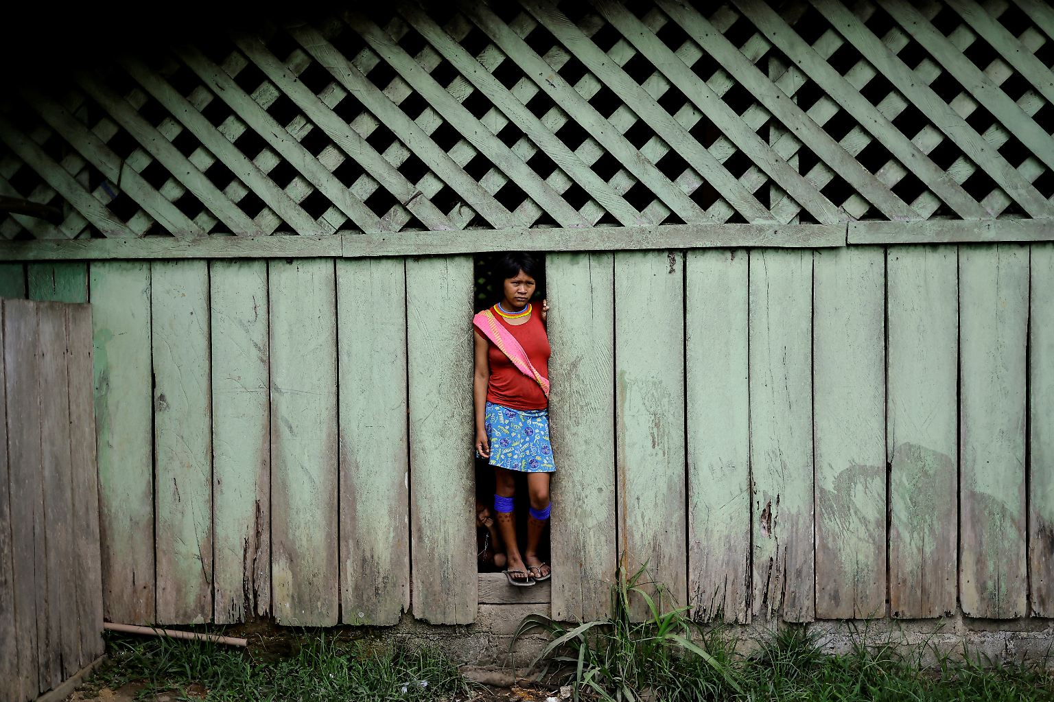 Tief im brasilianischen Amazonas-Regenwald, an der Grenze zu Venezuela, spielt sich eine humanitäre Katastrophe ab: ...